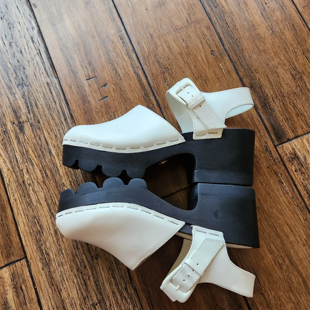 Tory Burch Lug Sole Shoe Size 9